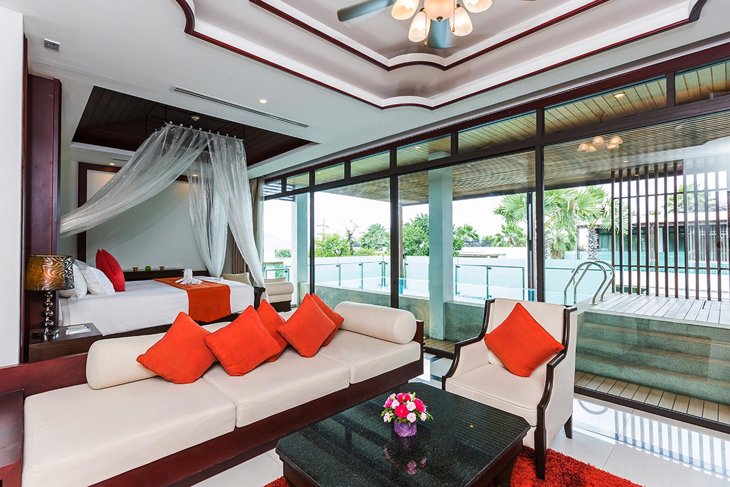 Wyndham Sea Pearl Resort, Phuket Patong Exterior foto A bedroom at the Royal River Boutique Hotel
