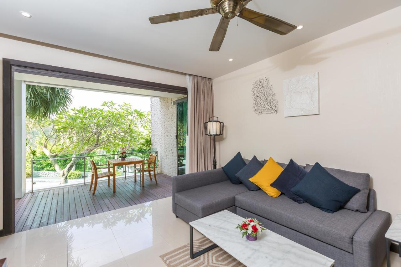 Wyndham Sea Pearl Resort, Phuket Patong Exterior foto A living room with a ceiling fan