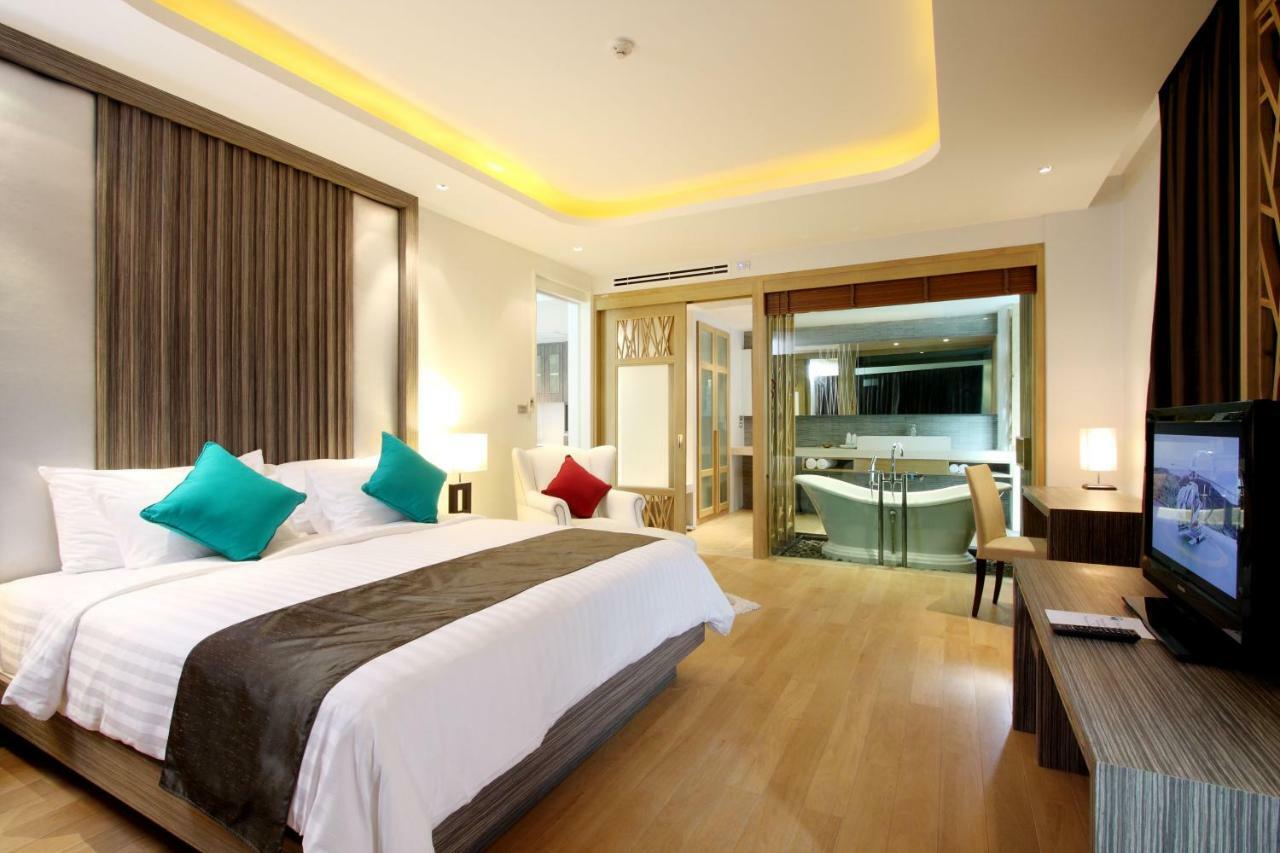Wyndham Sea Pearl Resort, Phuket Patong Exterior foto Deluxe Suite