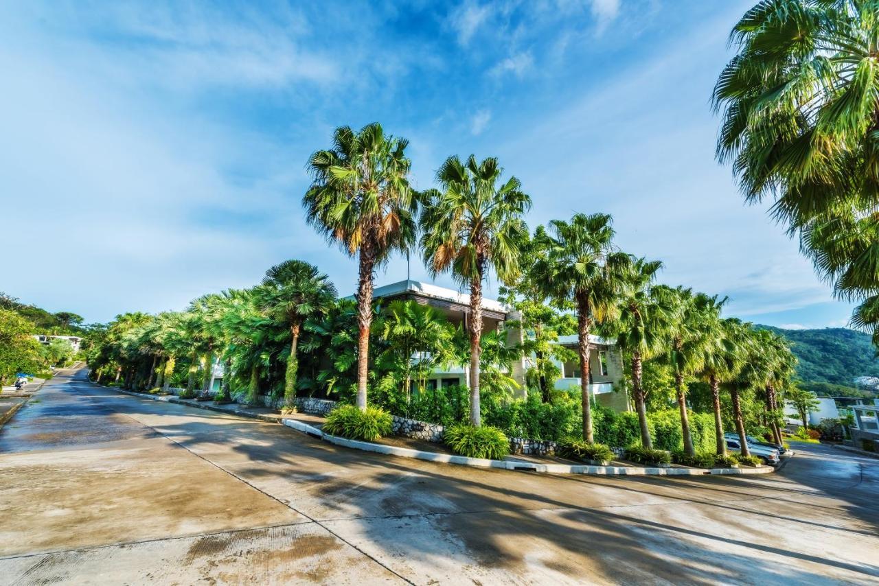 Wyndham Sea Pearl Resort, Phuket Patong Exterior foto The resort's main entrance