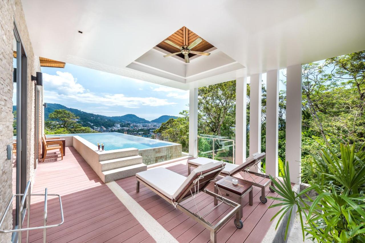 Wyndham Sea Pearl Resort, Phuket Patong Exterior foto The view from the rooftop pool at the hotel