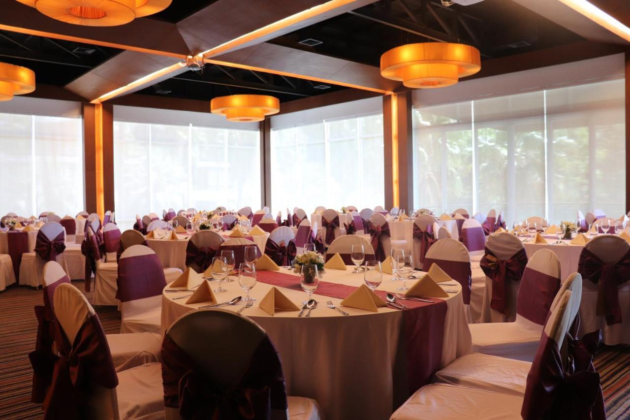 Wyndham Sea Pearl Resort, Phuket Patong Exterior foto The ballroom